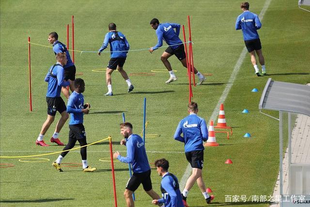 加内特：库里签约李宁就像当年飞人乔丹的商业版图一样 向他致敬